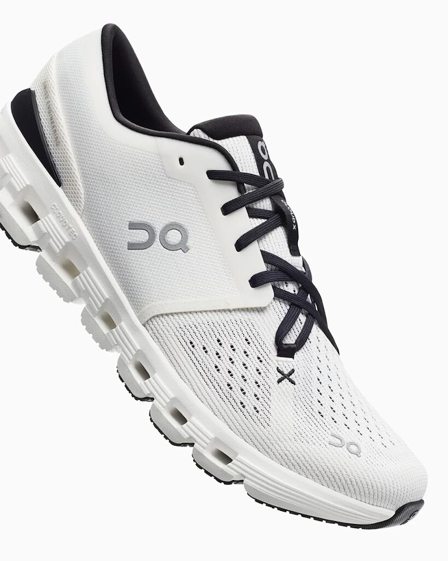 Dames hardloopschoenen On  Cloud X 4 Ivory/Black