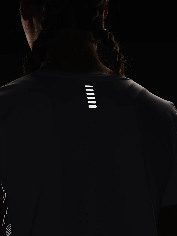 Dames T-shirt Under Armour  Iso-Chill Laser Tee II-WHT