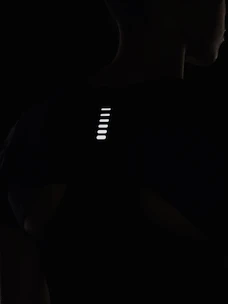 Dames T-shirt Under Armour  IsoChill Run Laser Tee-BLK S