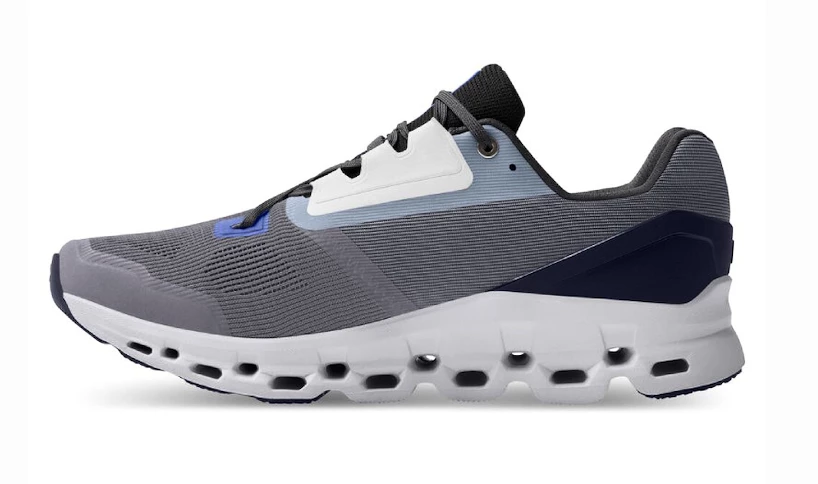 Heren hardloopschoenen On Cloudstratus Fossil/Midnight  EUR 44