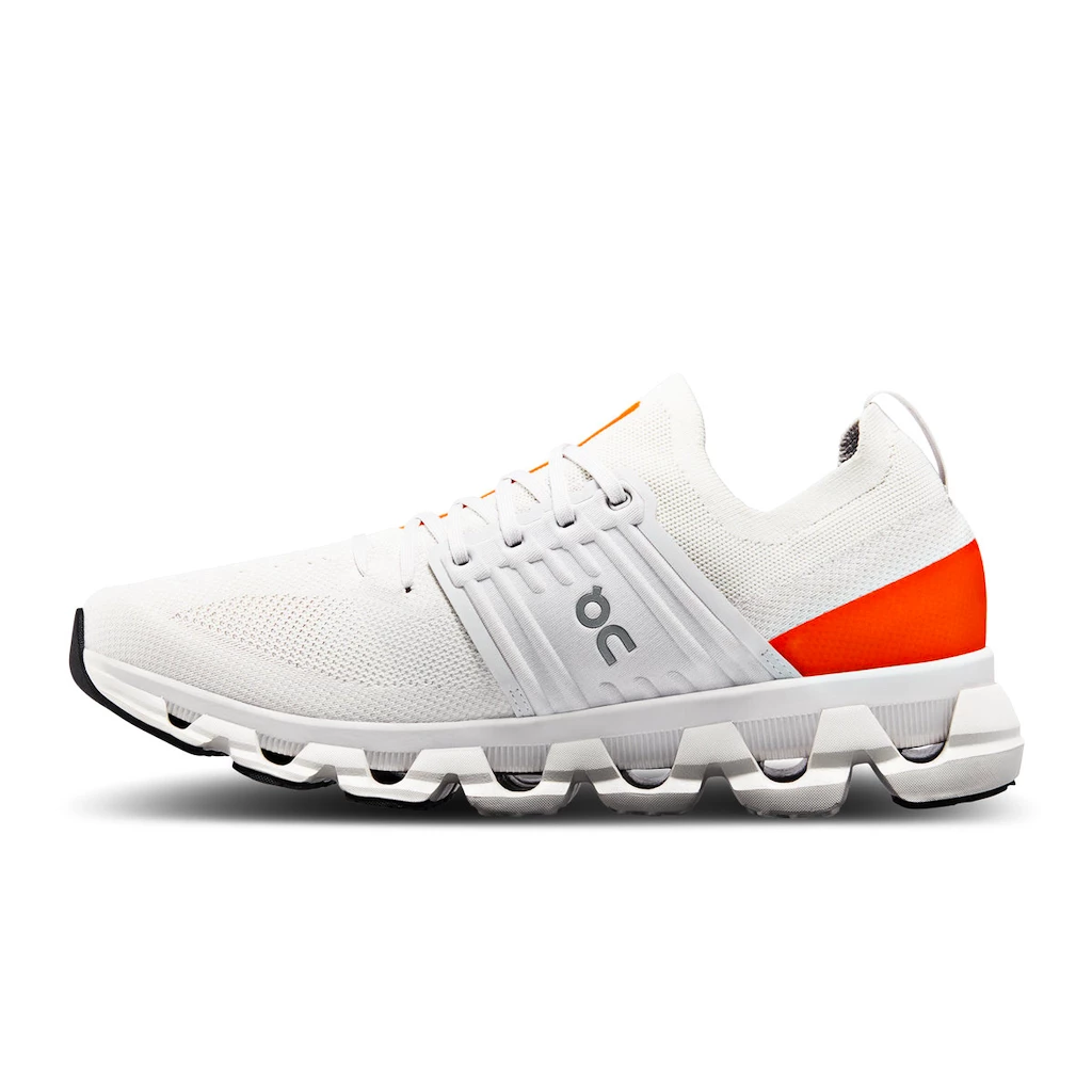 Heren hardloopschoenen On Cloudswift Ivory/Flame