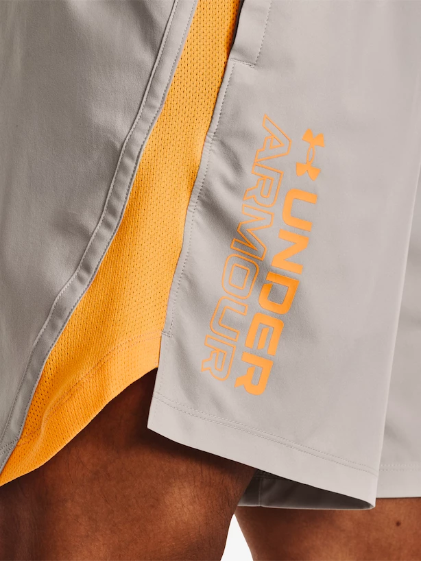 Heren short Under Armour  Launch SW 7'' WM Short-GRY S