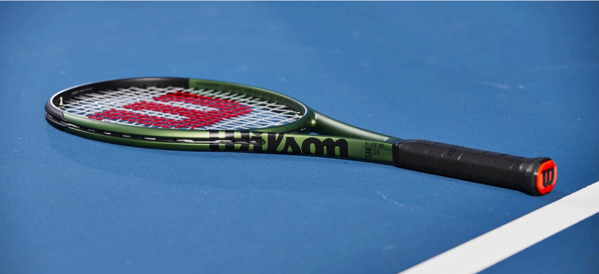 Het Wilson Blade v8 racket