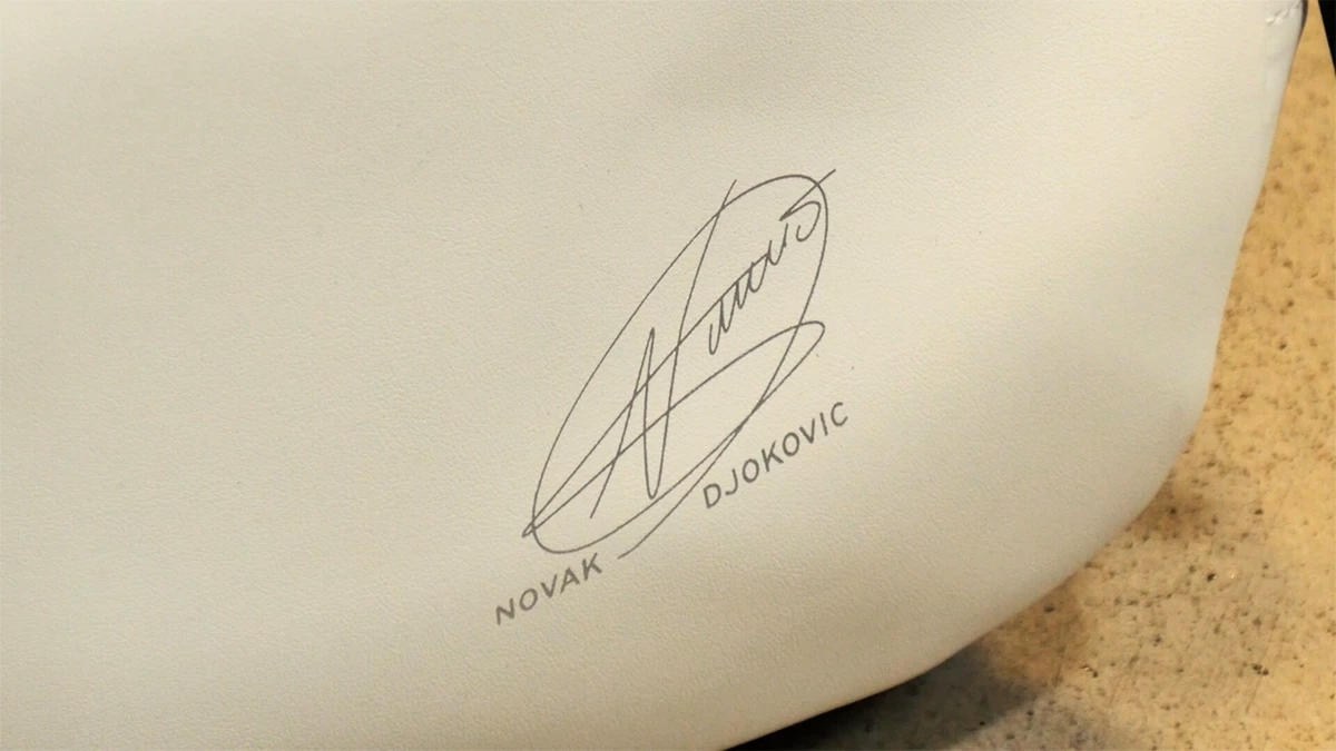 Novak Djoković met het Head Speed ​​tennisracket